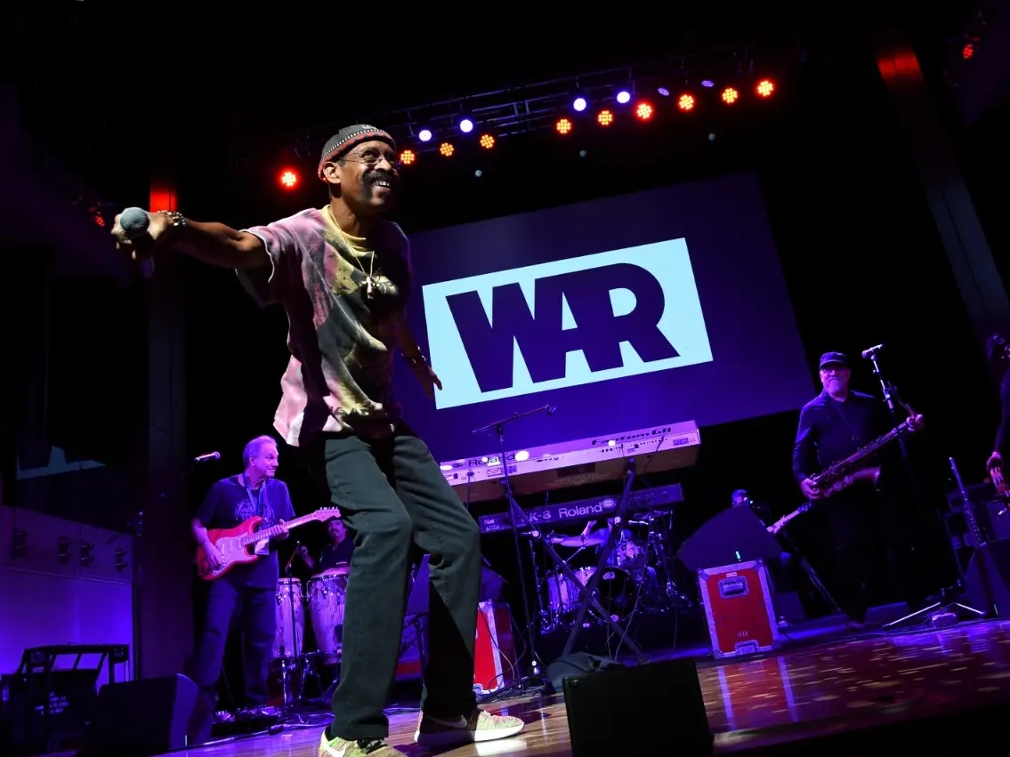War & Tierra